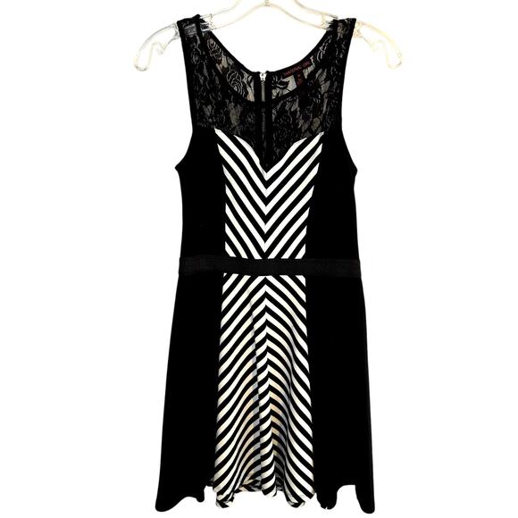 Material Girl Medium Black Striped Women's Sleeveless Sun Dress Miss Size8 10 - Picture 3 of 6